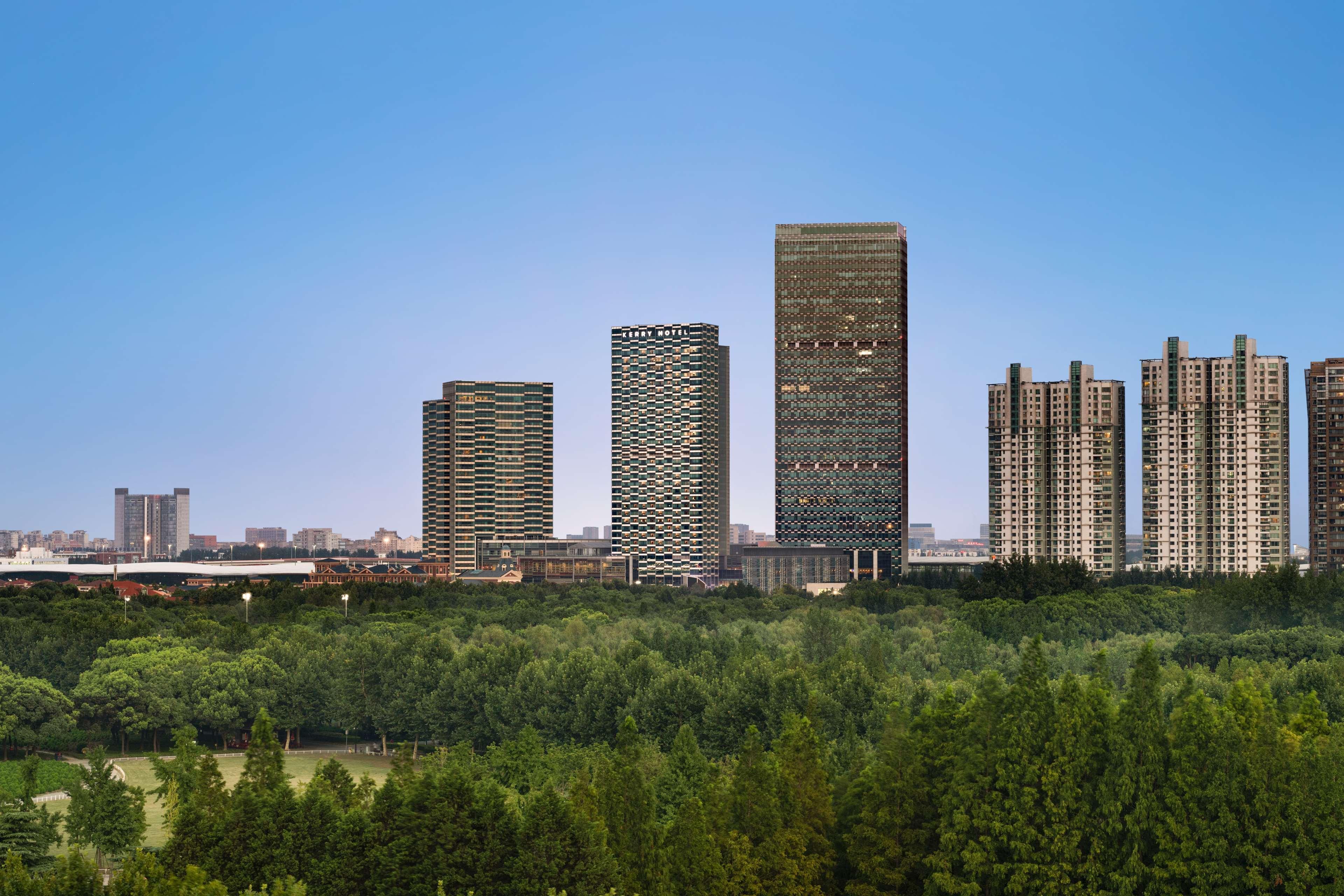 Kerry Pudong, - Indoor Connecting To New International Expo Centre Shanghai