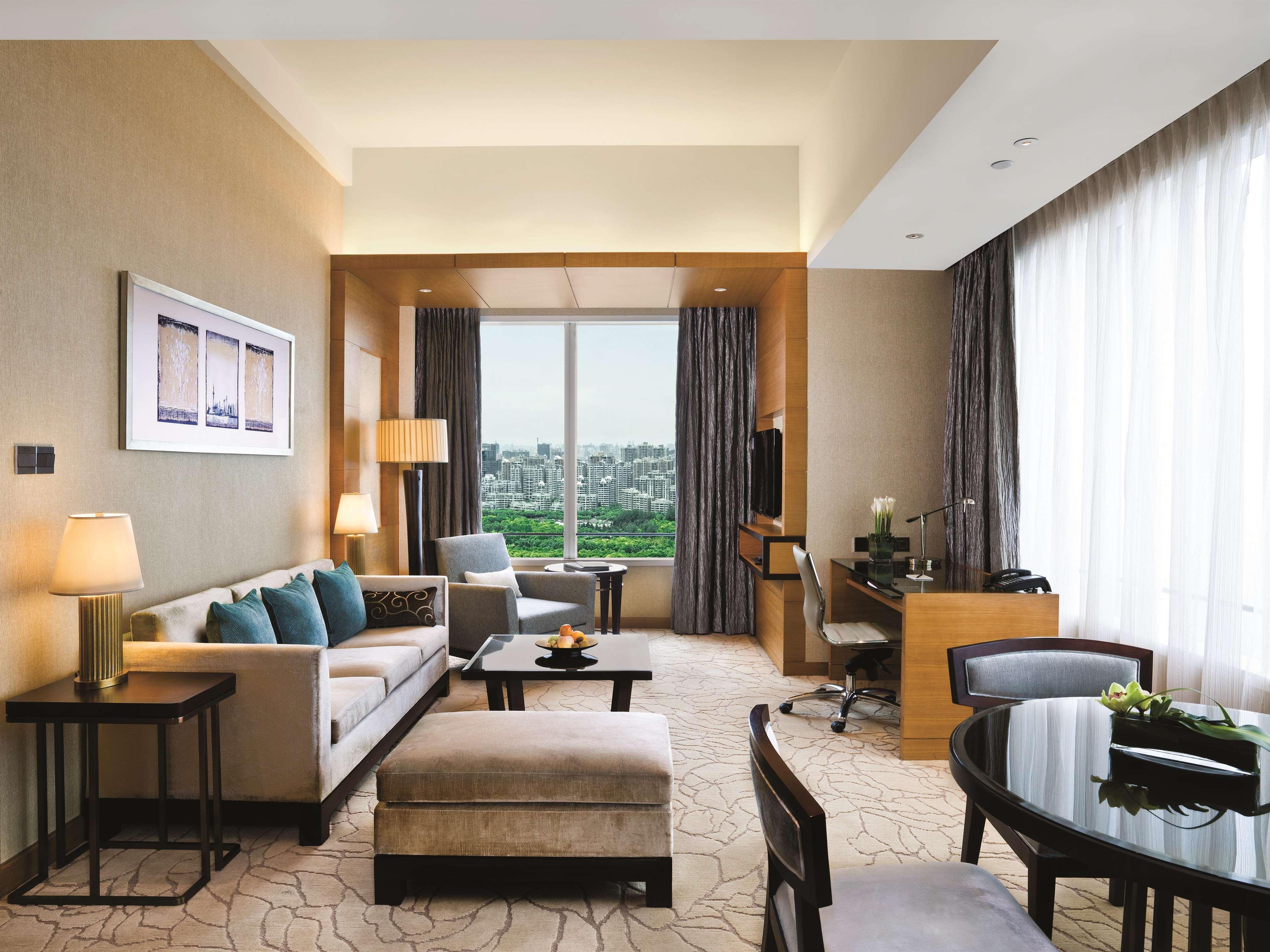 Kerry Pudong, - Indoor Connecting To New International Expo Centre Hotel